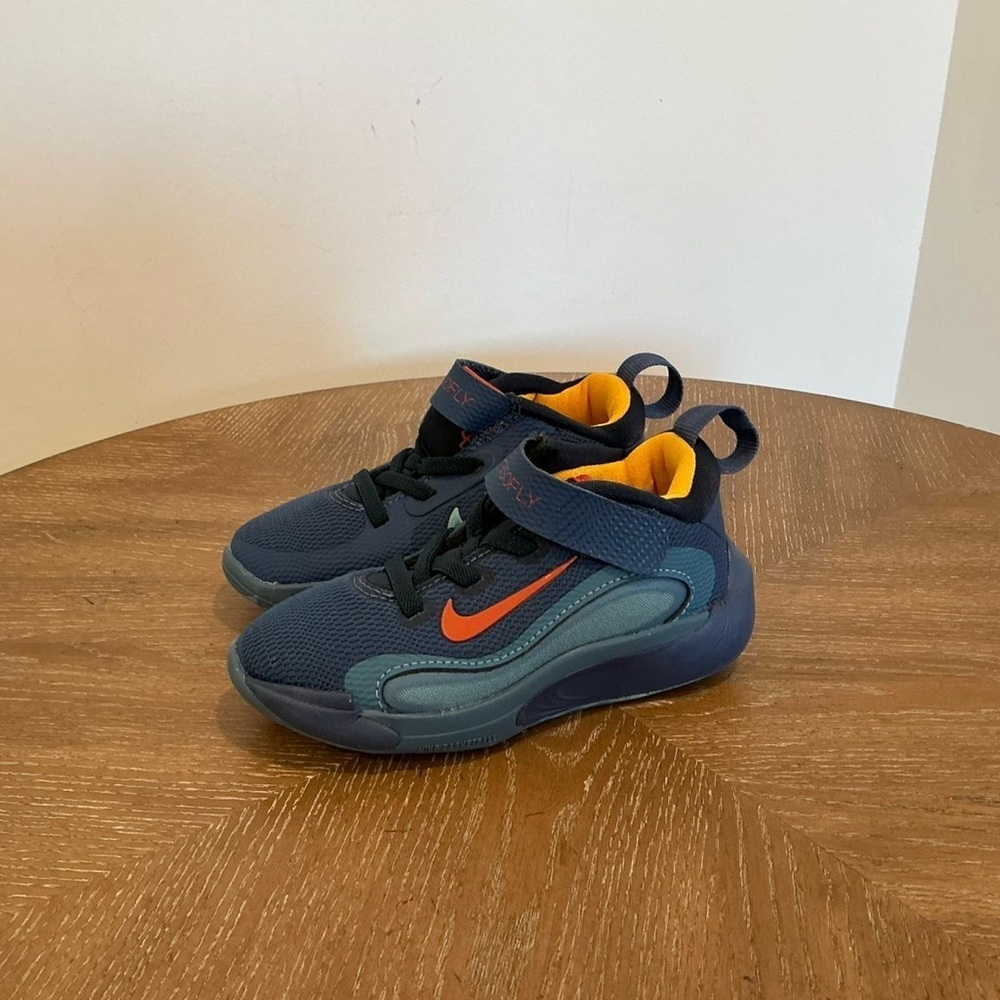 Nike Preschool Kids Isofly Basketball Shoes - Picture 10 of 10